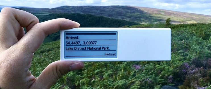 折腾过无数数码产品，最后让我戒掉手机瘾的竟是这块墨水屏